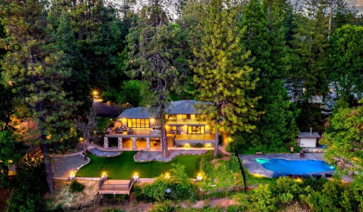 The Wedding Website of Jennifer Nelson and Scott Elam