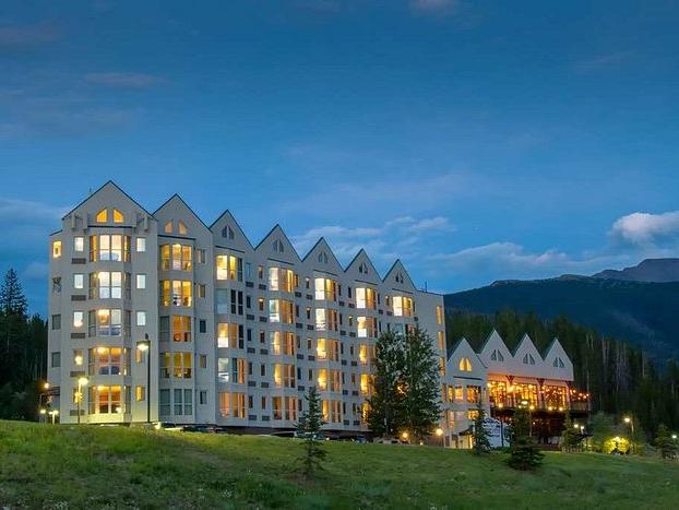 The Wedding Website of Ana Mayer Traustason and Cory Traustason