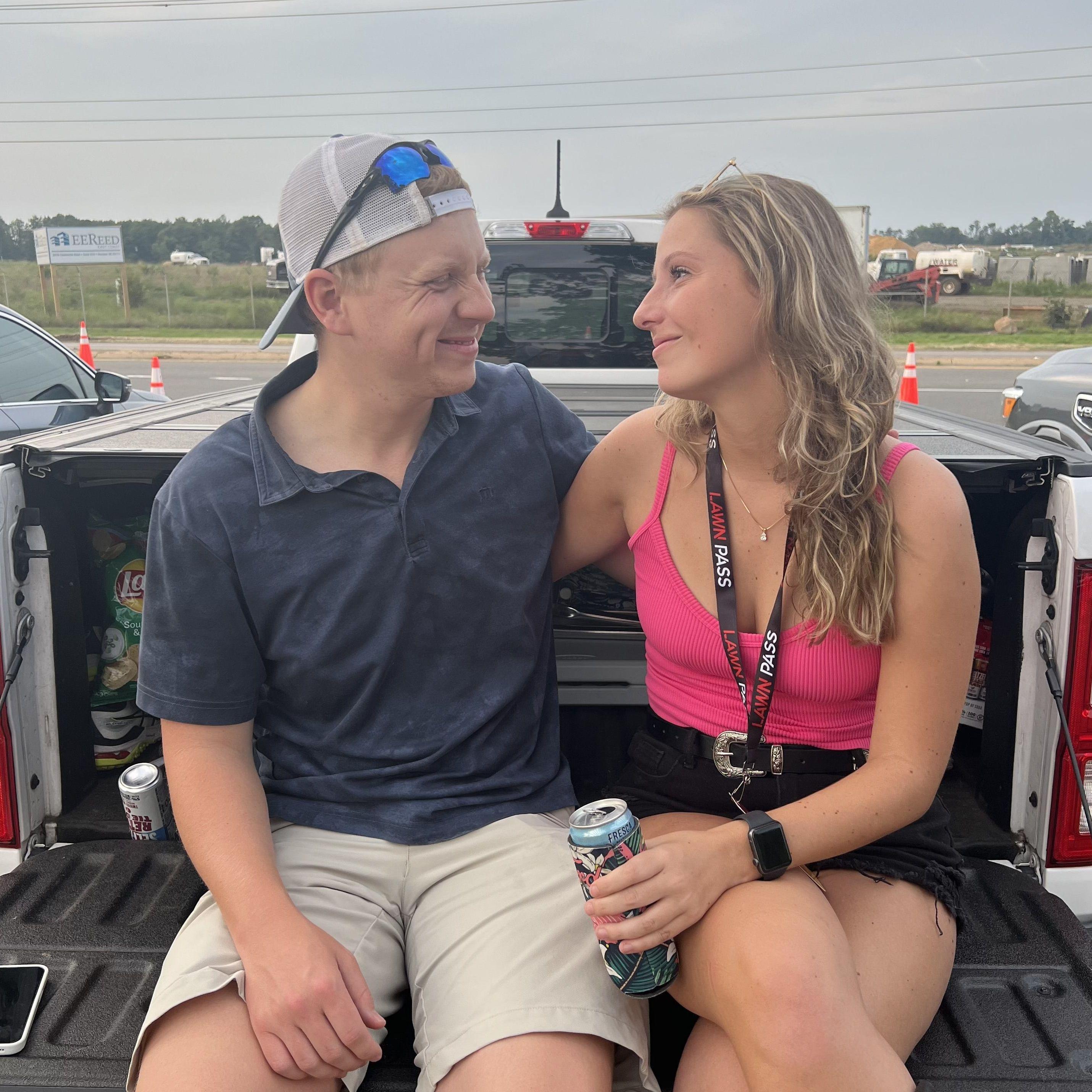 Country Concert at Jiffy Lube Live