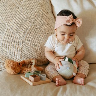 Hello Baby 6-9 month Gift Set