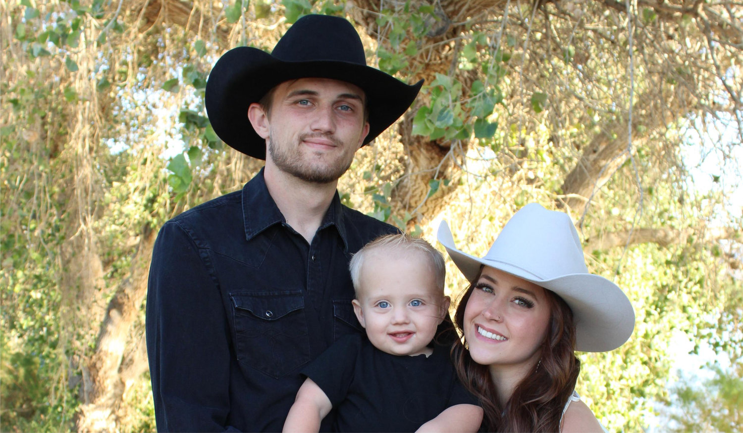 The Wedding Website of kierra campeau and logan maxwell
