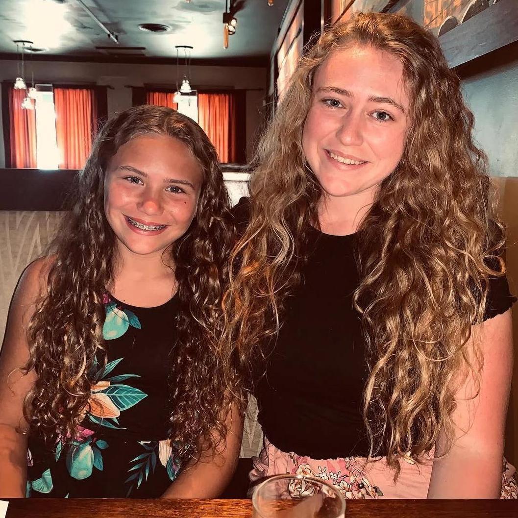 Curly-headed queens 👸🏼👸🏼