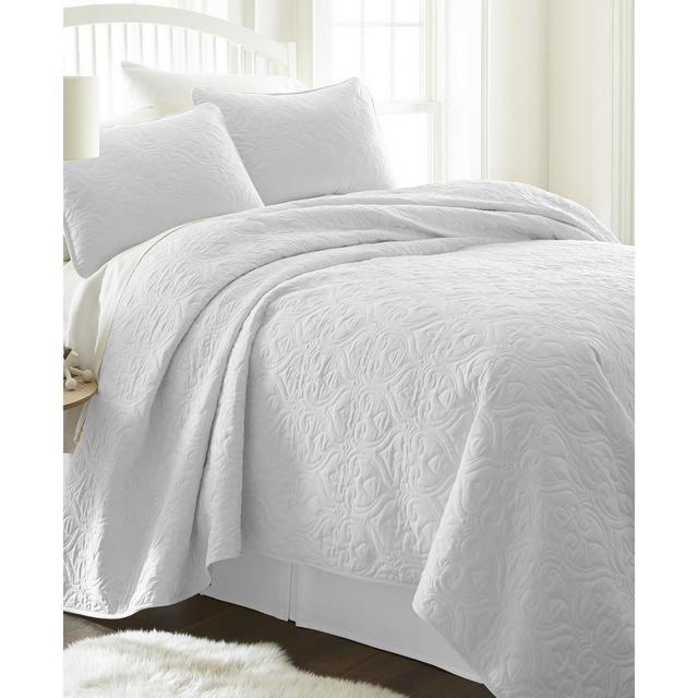 Home Collection Premium Ultra Soft Damask Pattern Quilted Coverlet Set, King