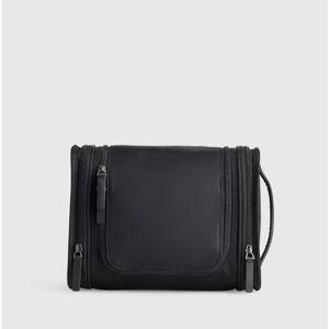 Voyage Nylon Hanging Toiletry Case in Black