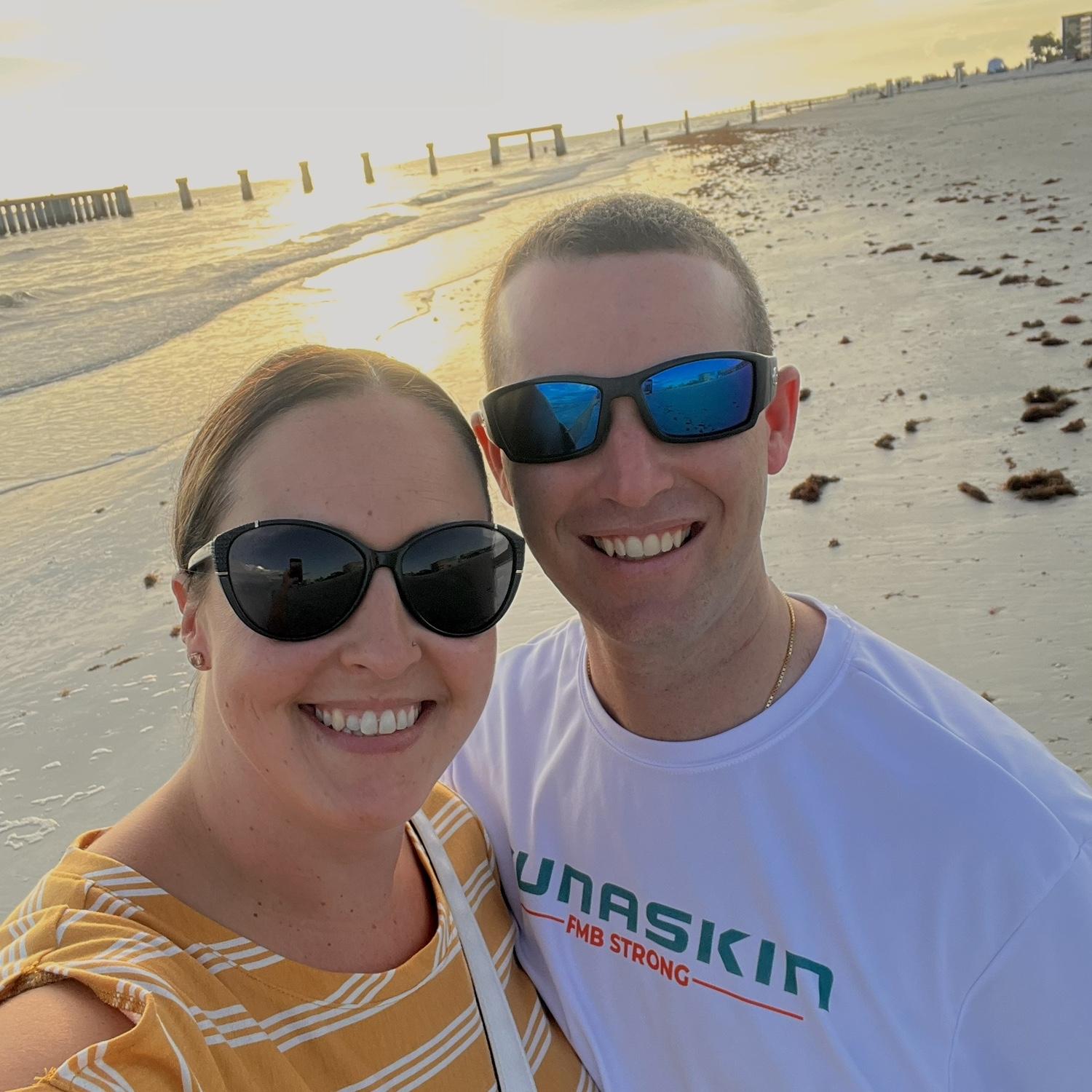 3rd Date on the Beach watching the sunset.  Tiana really grilled Brandon before going any further in the relationship.