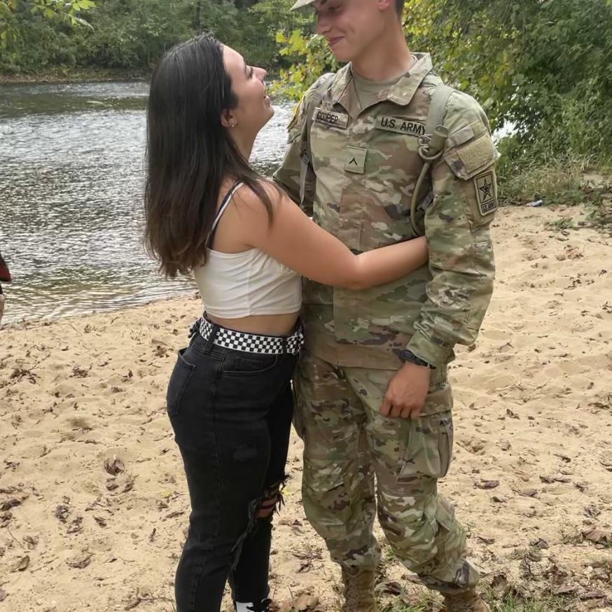 09.29.2021
Reunited after Army Basic