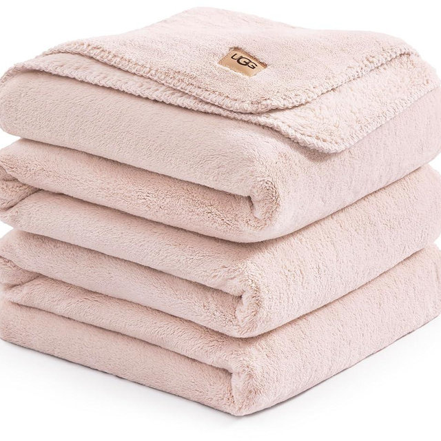UGG Plush King Size Blanket for Bed, Fleece Cozy Soft Blanket, Luxury Warm Extra Large Throw for Couch, Washable Hypoallergenic California King Throw, 110" x 90", Quartz Pink (Whitecap)