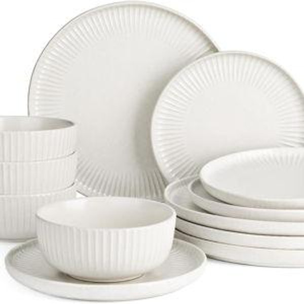Famiware Starlight Dinnerware Sets, Plates and Bowls Dish Set of 4 (12 Pieces), Ribbed Textured Tableware - Dishwasher & Microwave Safe, Chip Resistant, Reactive Glaze, Matte Reactive White