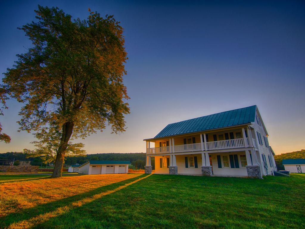 The Wedding Website of Laura Bliss and Dan Mann