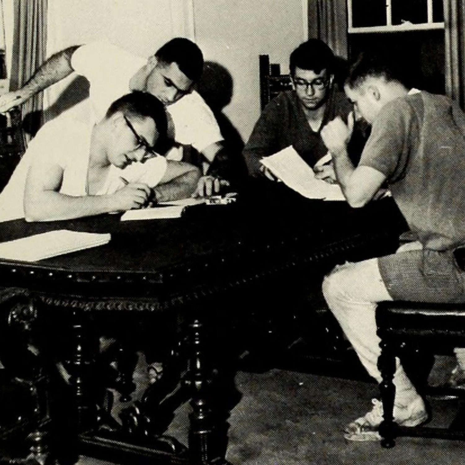 Fraternity brothers - 547 Dining Room