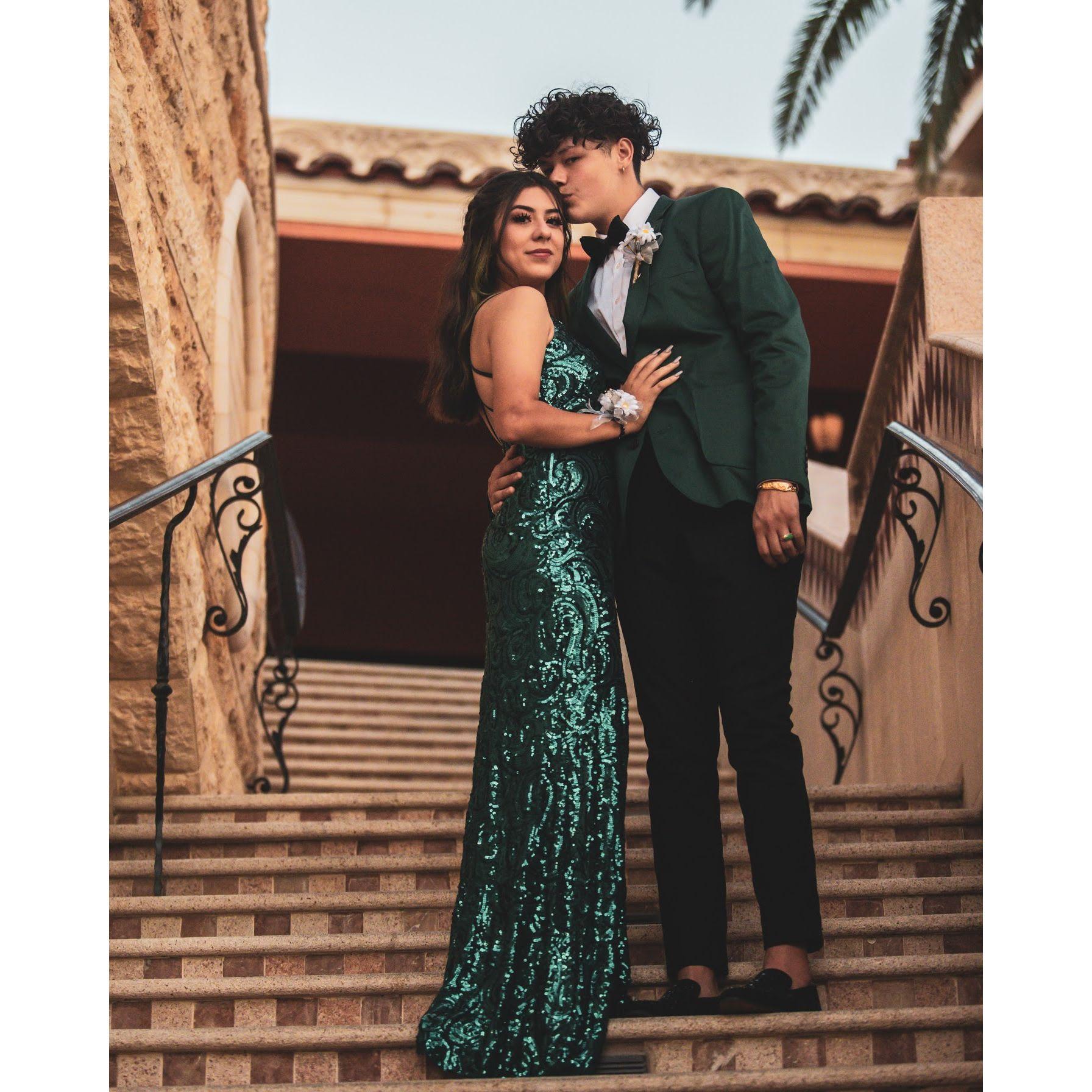 Although Kelsii and Noah did not get their traditional Prom due to the Global Pandemic, it did not stop them from dressing up and taking pictures!