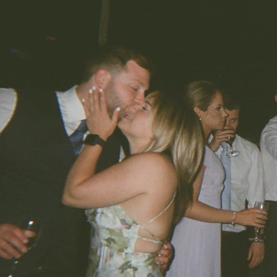 More smooches.
June 4, 2022