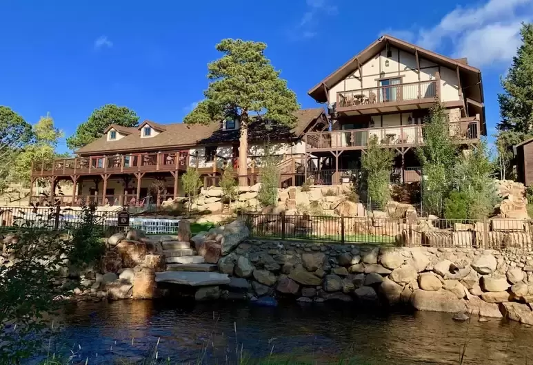 The Wedding Website of Maddison Hamilton and Nick Adler