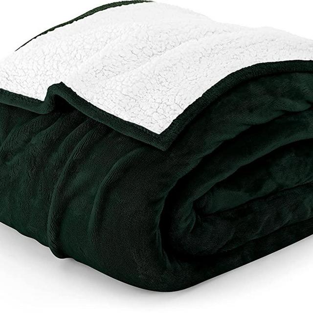 Utopia Bedding Sherpa Bed Blanket Twin Size Forest Green 480GSM Plush Blanket Fleece Reversible Blanket for Bed and Couch (66x90 Inches)