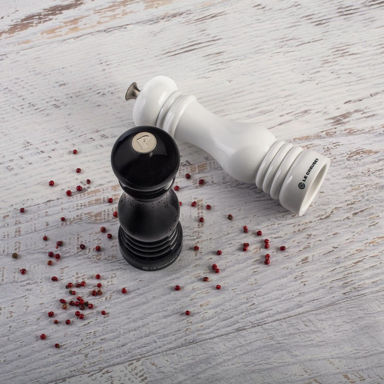 Le Creuset, Salt & Pepper Mill Set | Zola