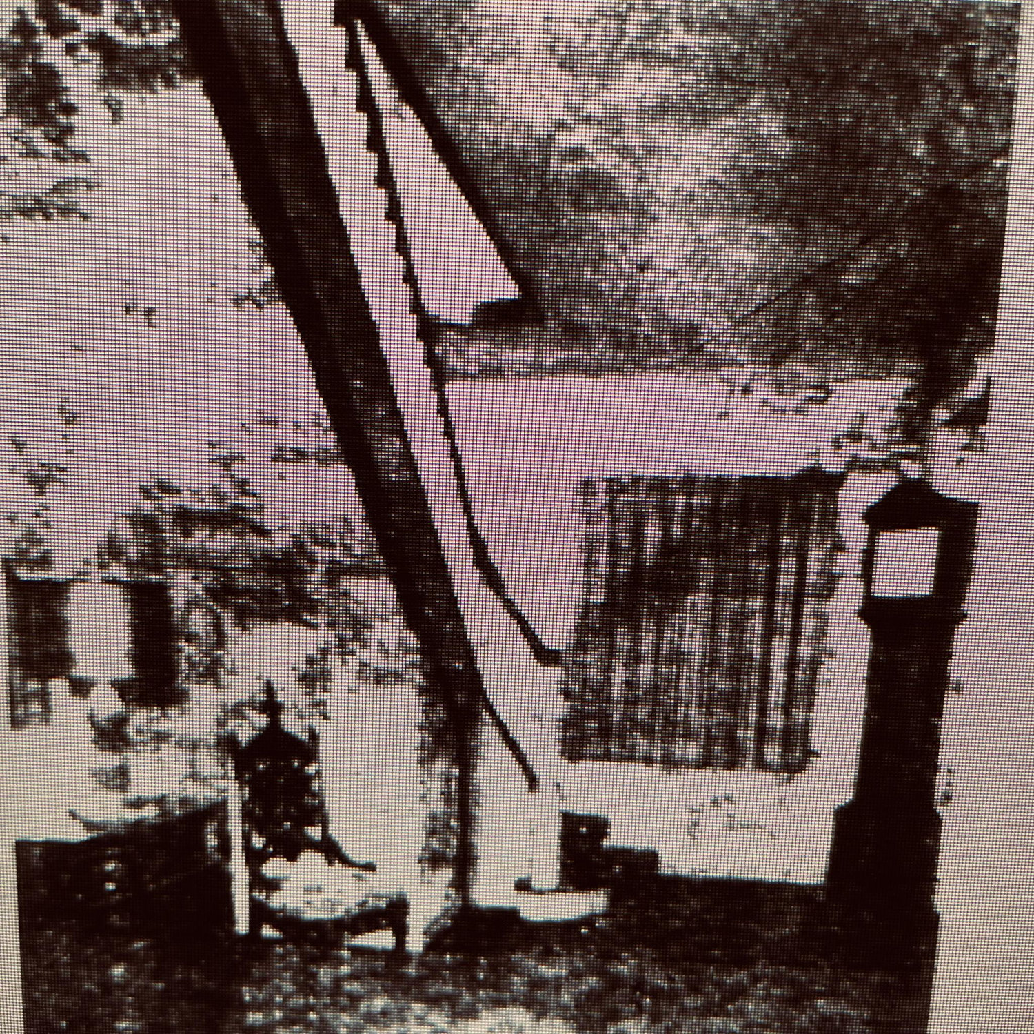 547 West 6th St Featured in Early 1900's Newspaper Article - Foyer