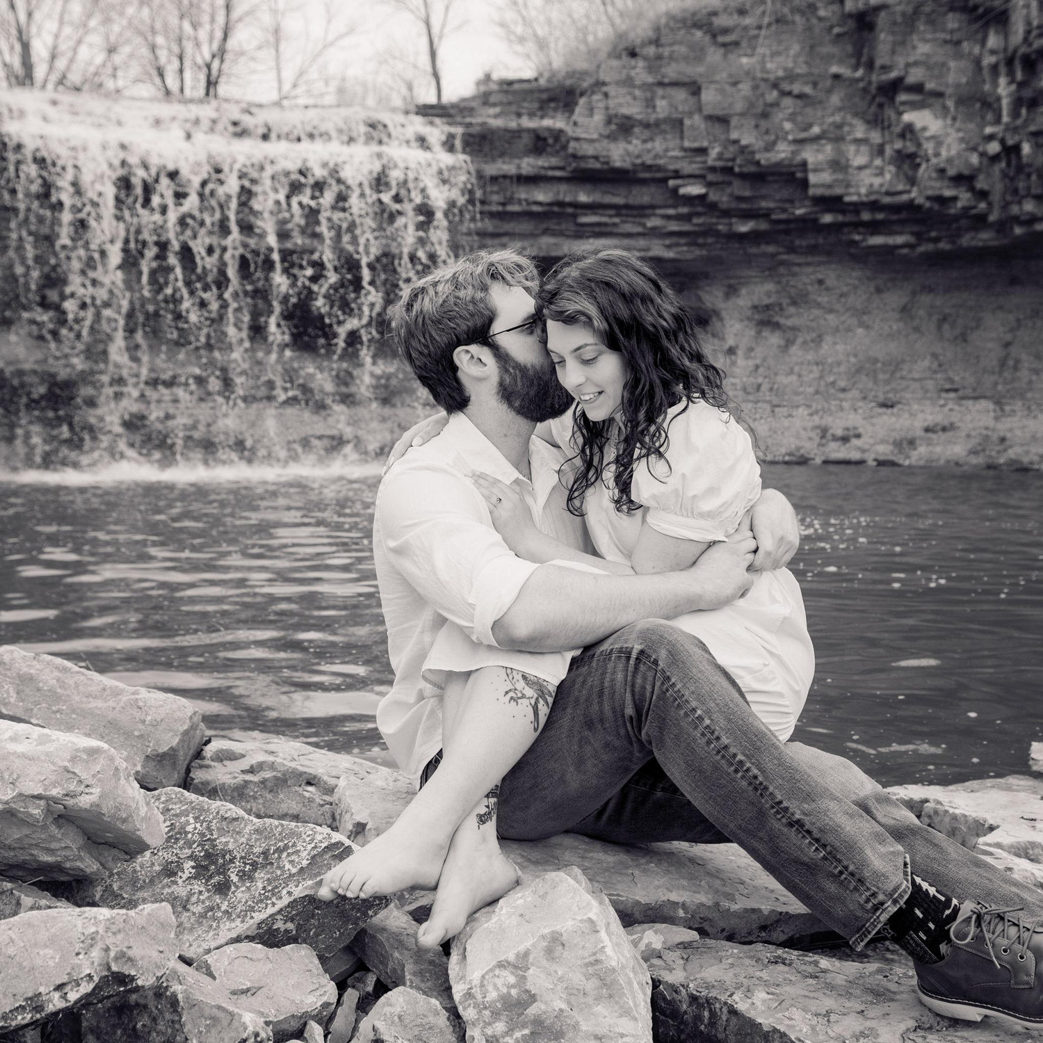 Engagement photo at Fonferek Glen in Bellevue, Wisconsin.
Photographer: Allard Images