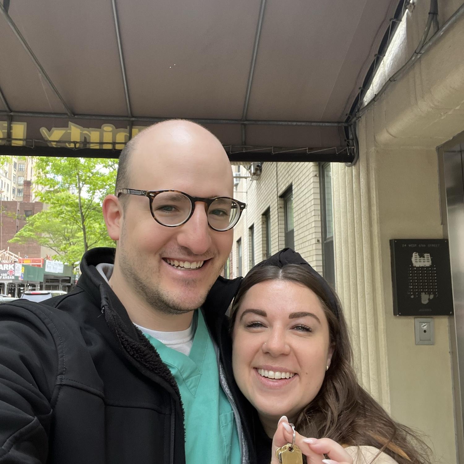And just like that… back to Manhattan! Hannah & Daniel sign a lease on the Upper West Side. May 2022