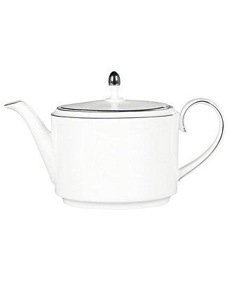 Dinnerware, Blanc sur Blanc Teapot