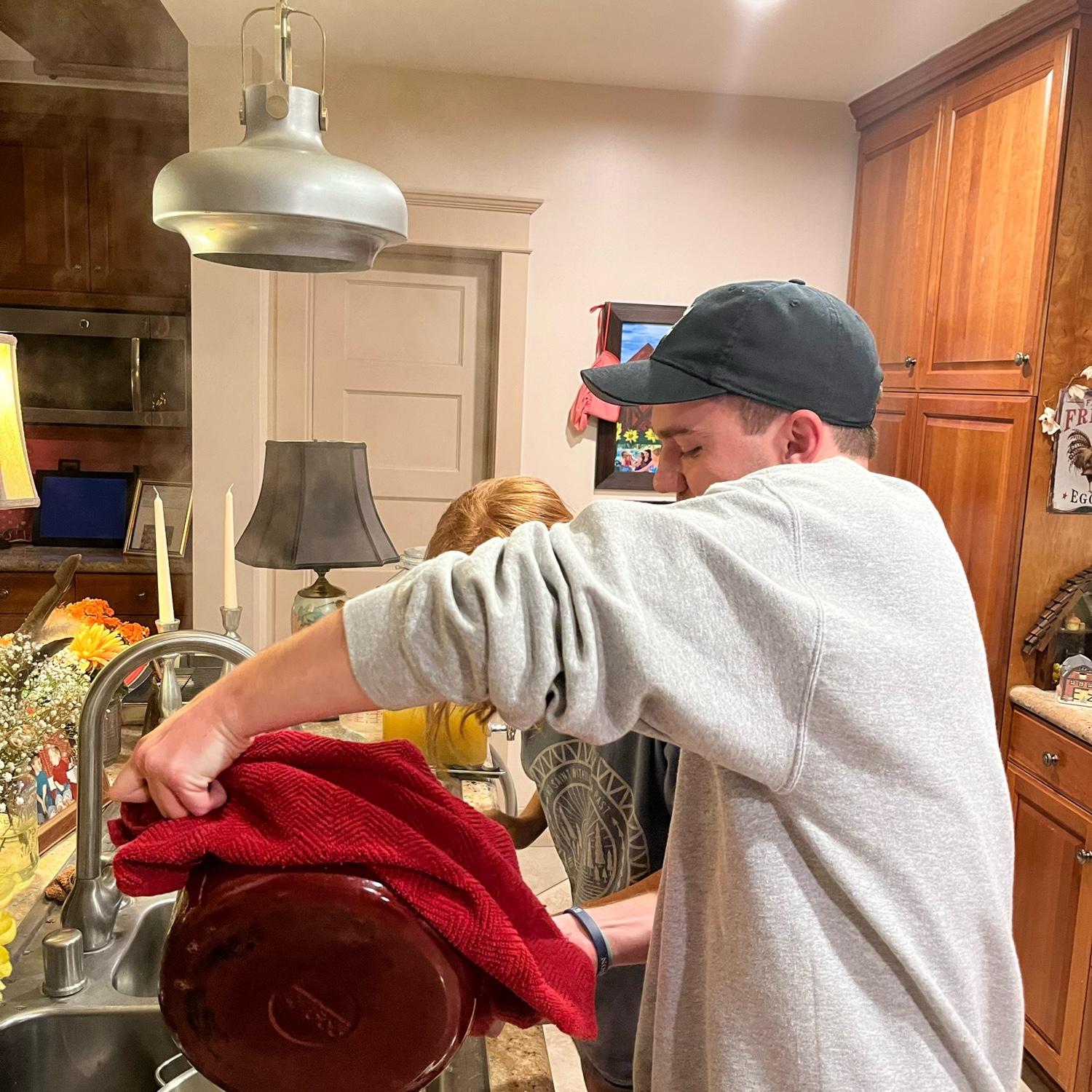 And although ~just friends~ Grant always seemed to find a way to serve Caitlyn.
Pictured: Caitlyn hitting the counter laughing as Grant teased & did her tasks for her.