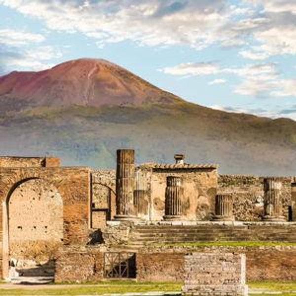 Sorrento: Vesuvius Hike & Pompeii Ruins Tour