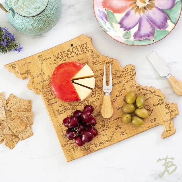 Missouri CUSTOM Personalized State Shaped Cutting Board and Charcuterie-Gifts For Her/Him-Housewarming Gift-Custom Gifts For Family/Friends