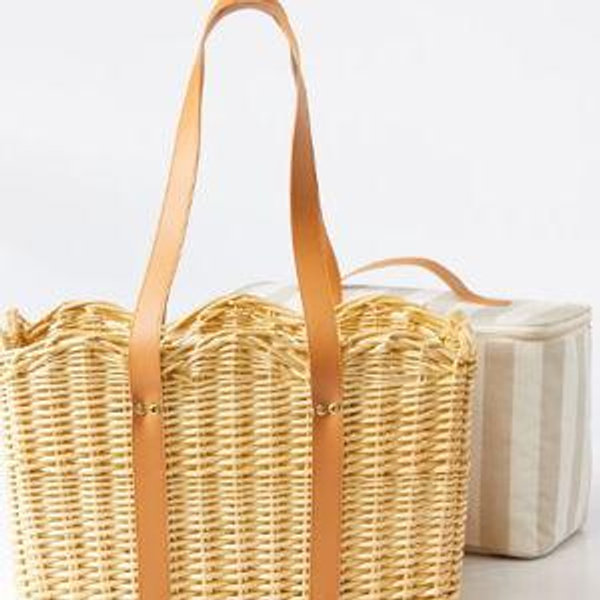 Scalloped Wicker Insulated Picnic Basket