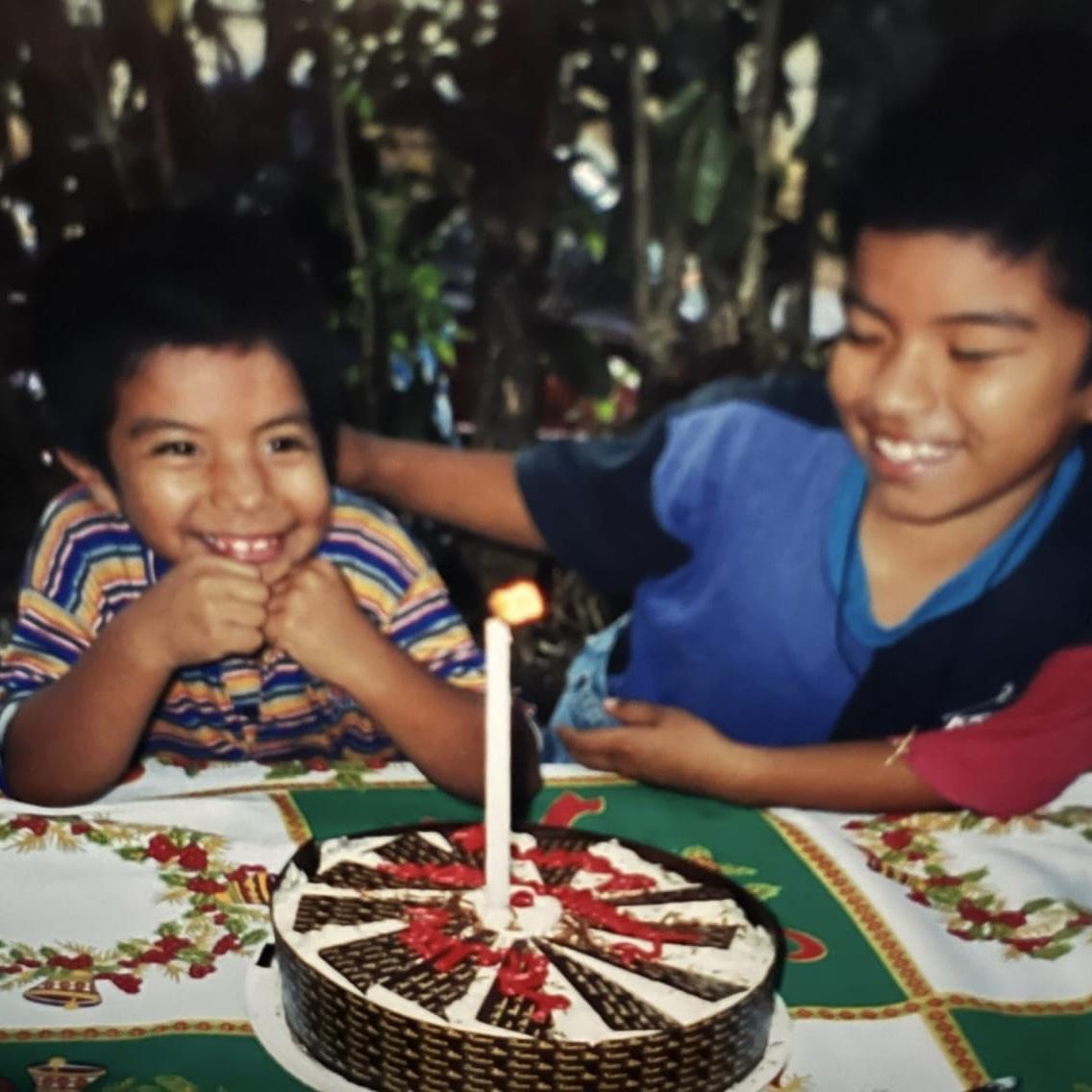 Sammy feeling giddy on his 6th birthday with brobro. 🎂