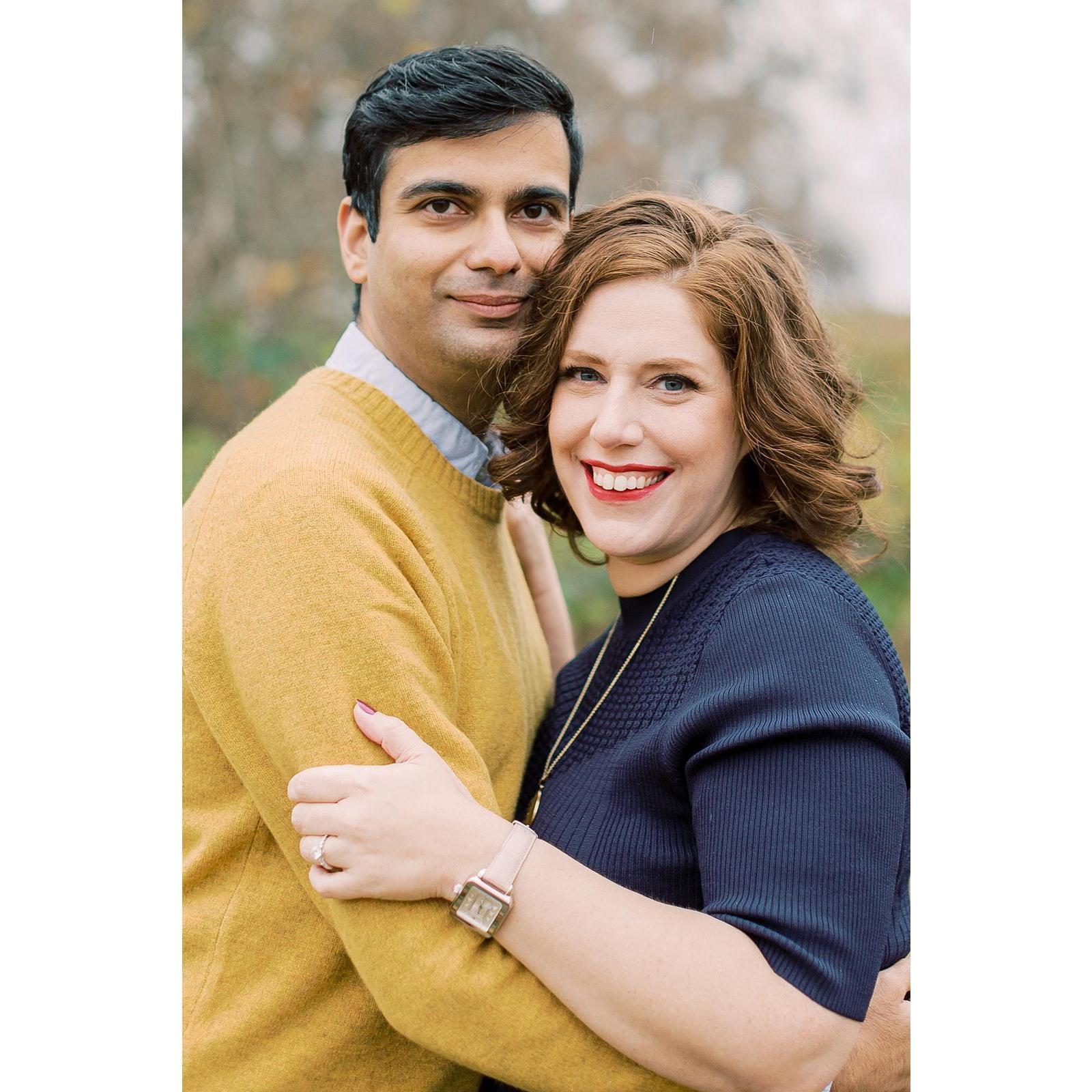 Engagement pictures in Discovery Park in Seattle, Washington. Photographer: Sarah Harris