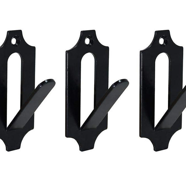 Veradura - 3 Pack Of European Skull Wall Mount Bracket Hangers for Deer Mule Antelope Coyote and Small Game Animals - Complete with simple & easy Installation Kits - Suitable for Indoor or Outdoor Use
