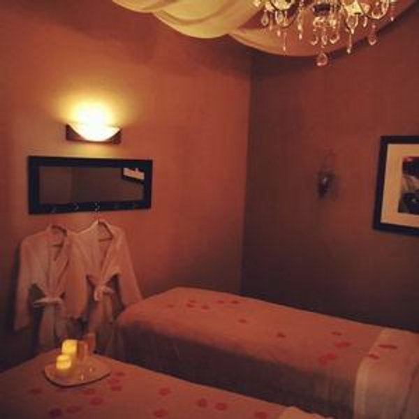 60-Minute Couples Massage