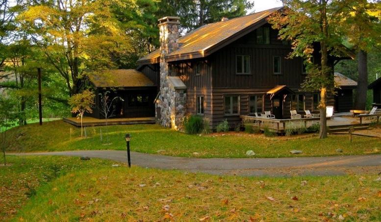 The Wedding Website of Emily Byle and Marcus Evans