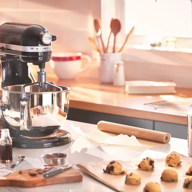 KitchenAid 6 QT Stand Mixer in Blue Velvet
