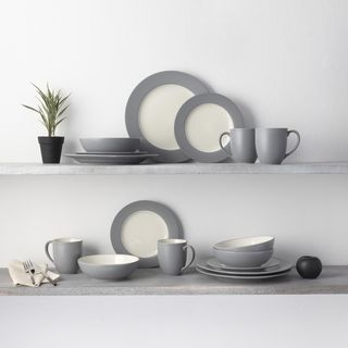 Colorwave Rim 16-Piece Dinnerware Set, Service for 4