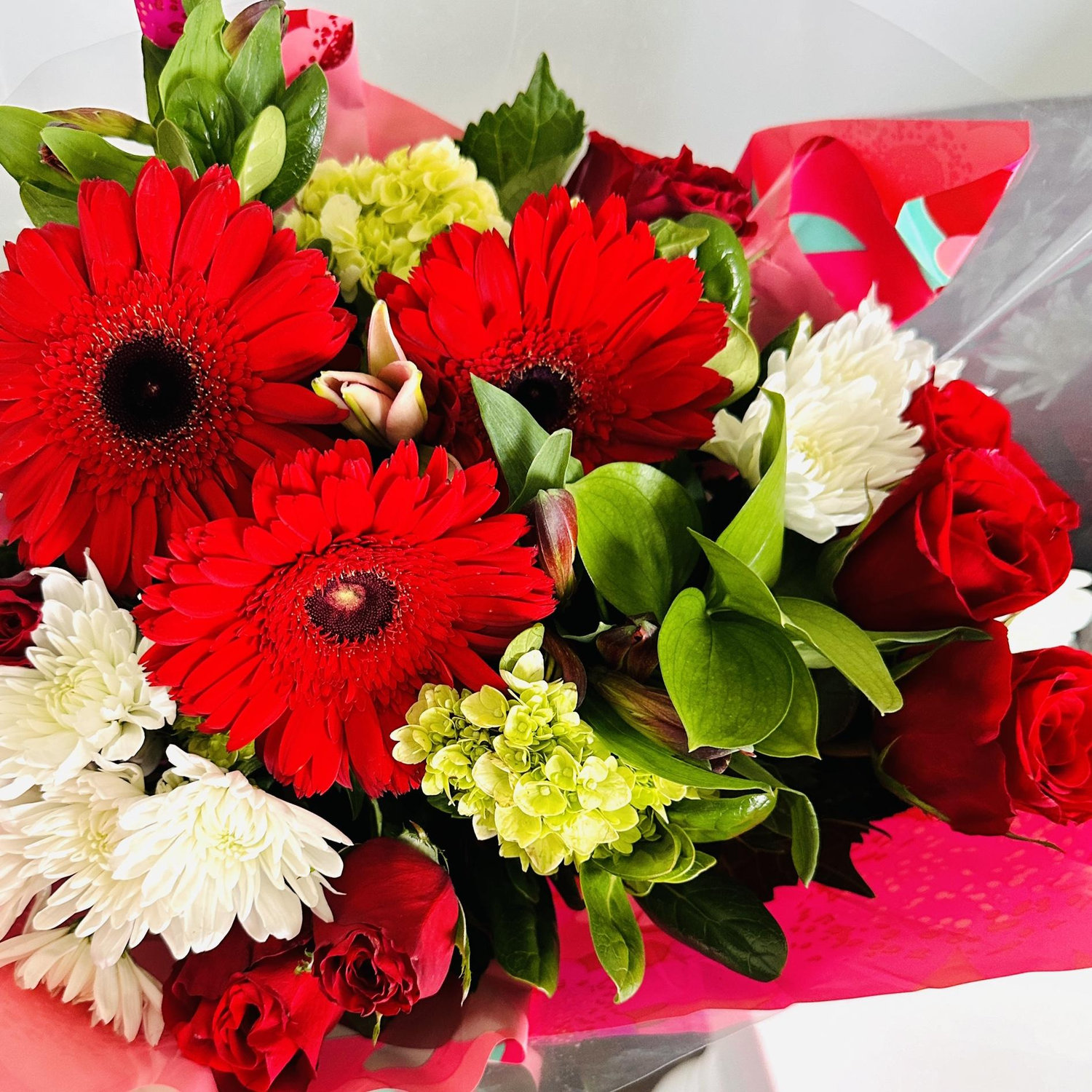 Even miles apart, Matthew made sure his valentine felt loved - Flowers sent to Jennifer during his training β€οΈπΉ
February 14, 2024.