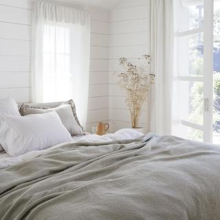 Honeycomb Organic Blanket