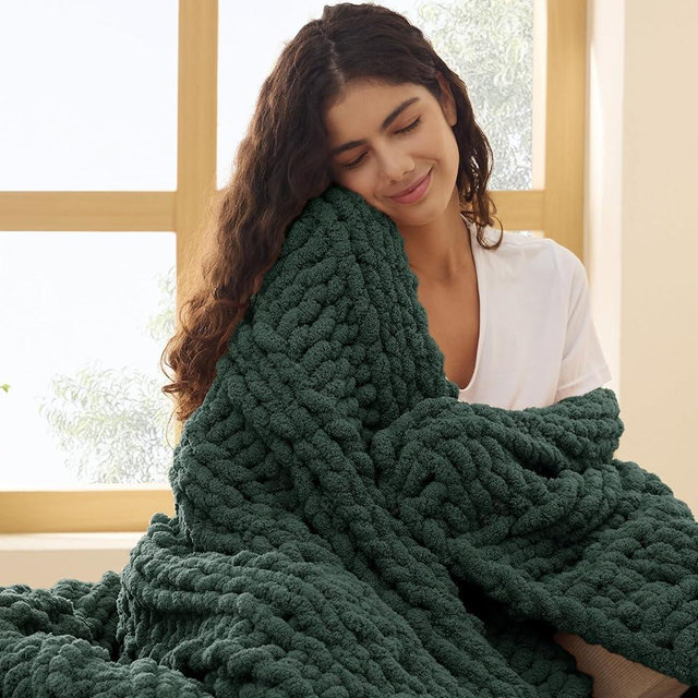 Bedsure Chunky Knit Blanket Throw - 100% Hand Knit Chenille Chunky Throw Blanket for Couch, Thick and Warm Blanket for Winter, Dark Green, 50x60 Inches