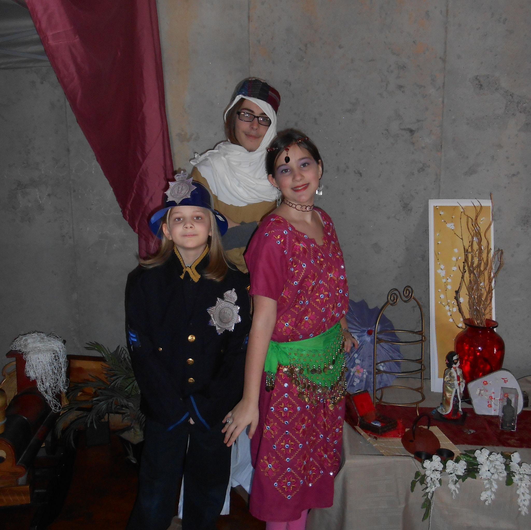 Childhood picture of Nathanael, Sabrina, and Baiden