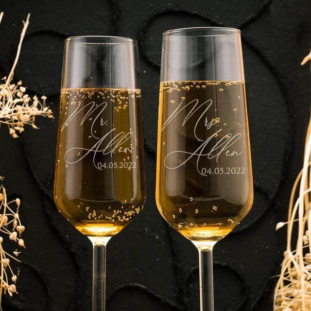 Set of 2, Personalized Mr. And Mrs. Wedding Toasting Flutes, Wedding Glasses, Personalized Champagne Glasses, Engraved Wedding Flutes