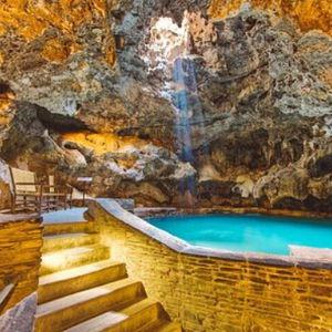 [Honeymoon] Banff Cave & Hot Springs