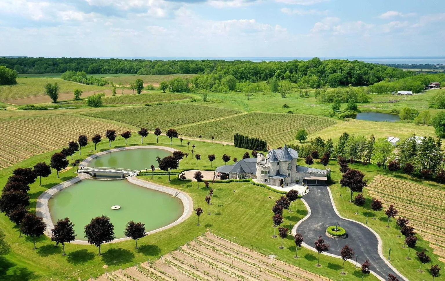 The Wedding Website of Victoria Araujo and Colin Skotarski