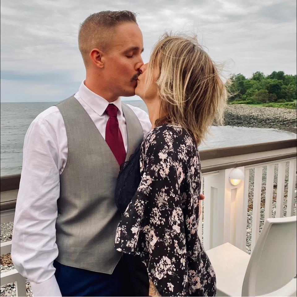 The Wedding Website of Rebecka Lapierre and Johnny Krauss
