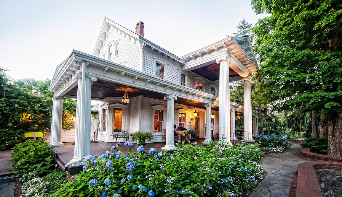 The Wedding Website of Kari Gruber and Eammonn Dignam