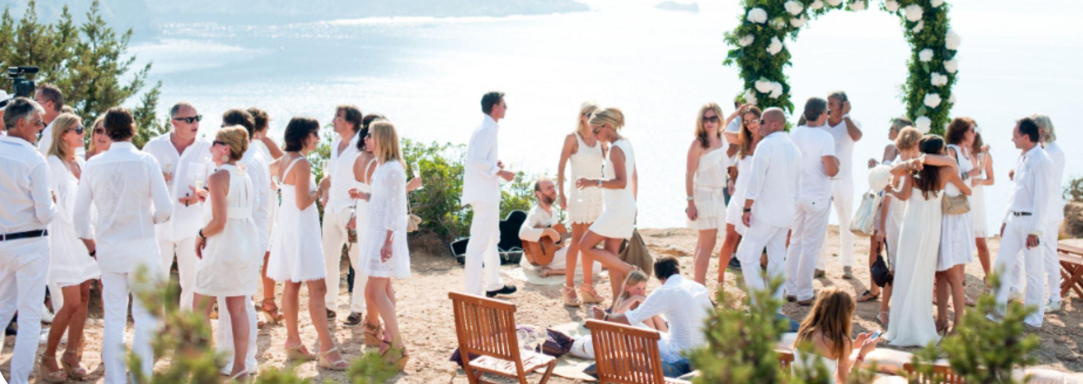 The Wedding Website of Madeline Rae Moore and Ethan Michael Medgie