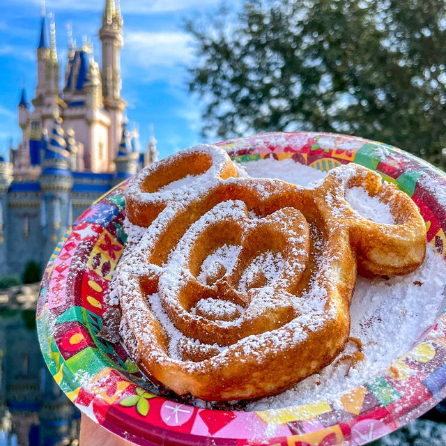 Food, Drinks, and Souvenirs on our Honeymoon!