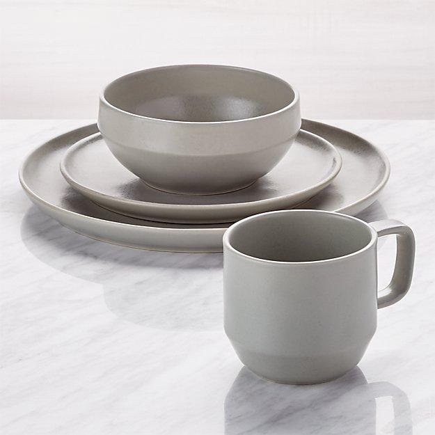 Visto 4-Piece Cream Stoneware Dinnerware Set