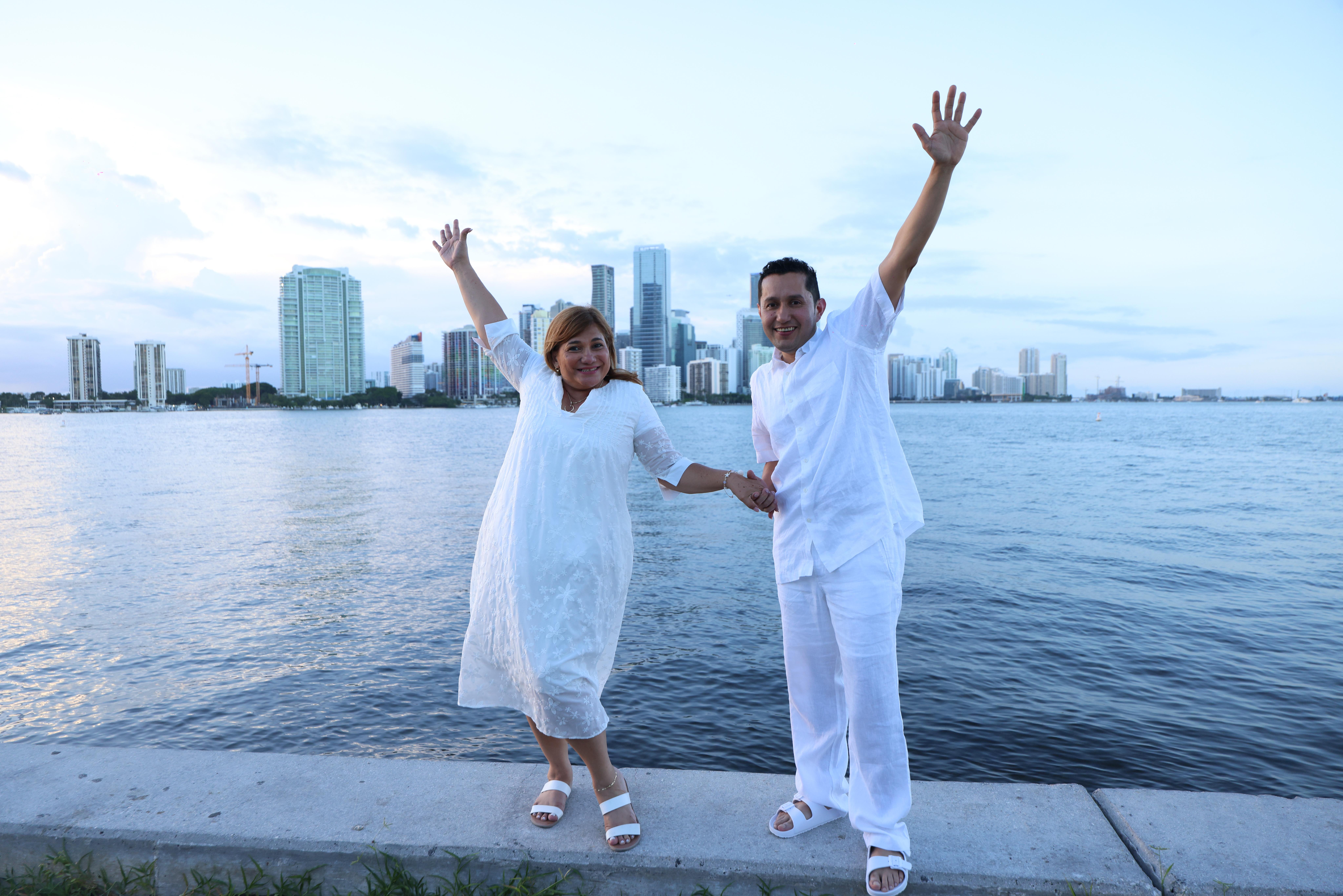 The Wedding Website of Alma Iris Espinoza and Saul Cifuentes