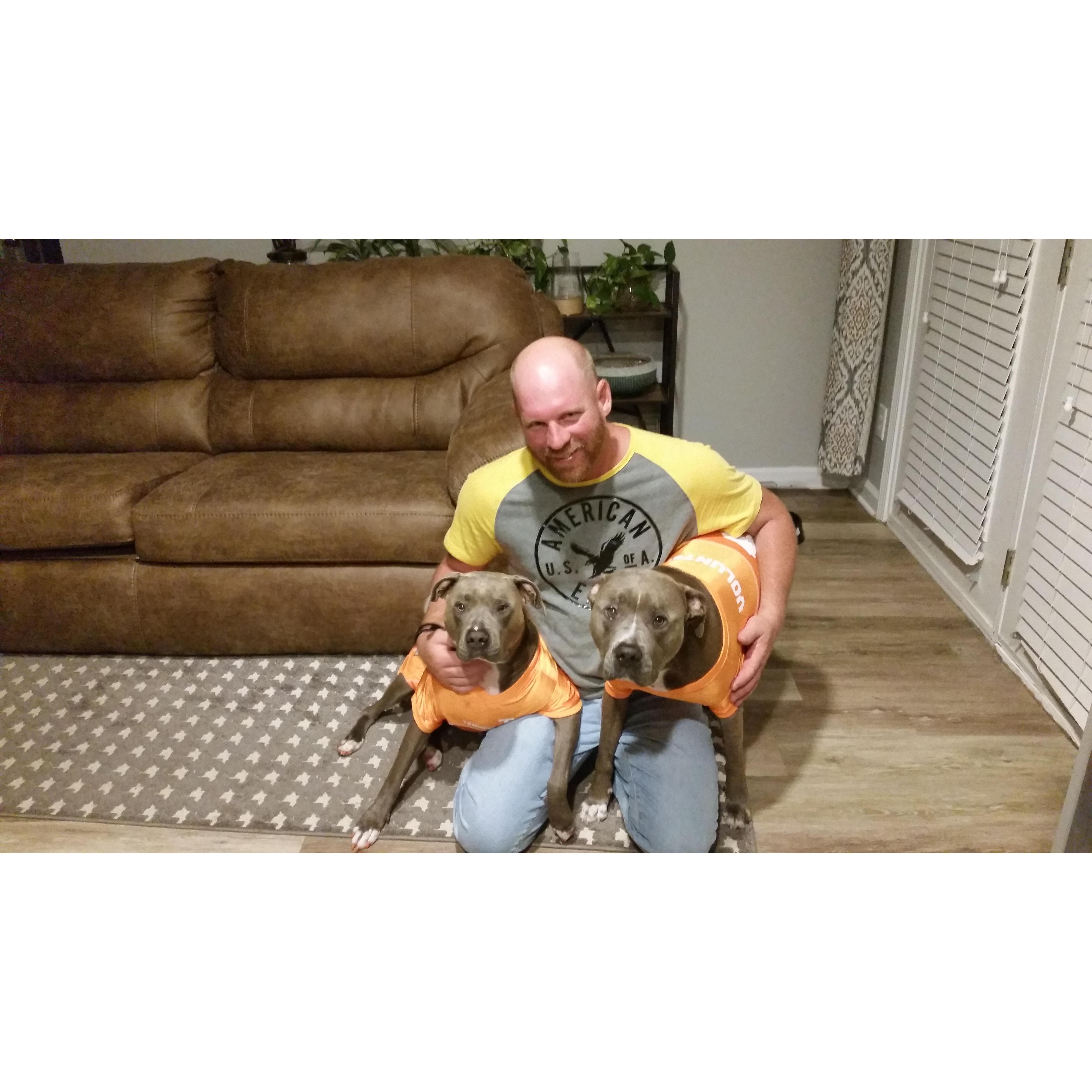 Brian converted his BFFs to Tennessee Vols Fans.