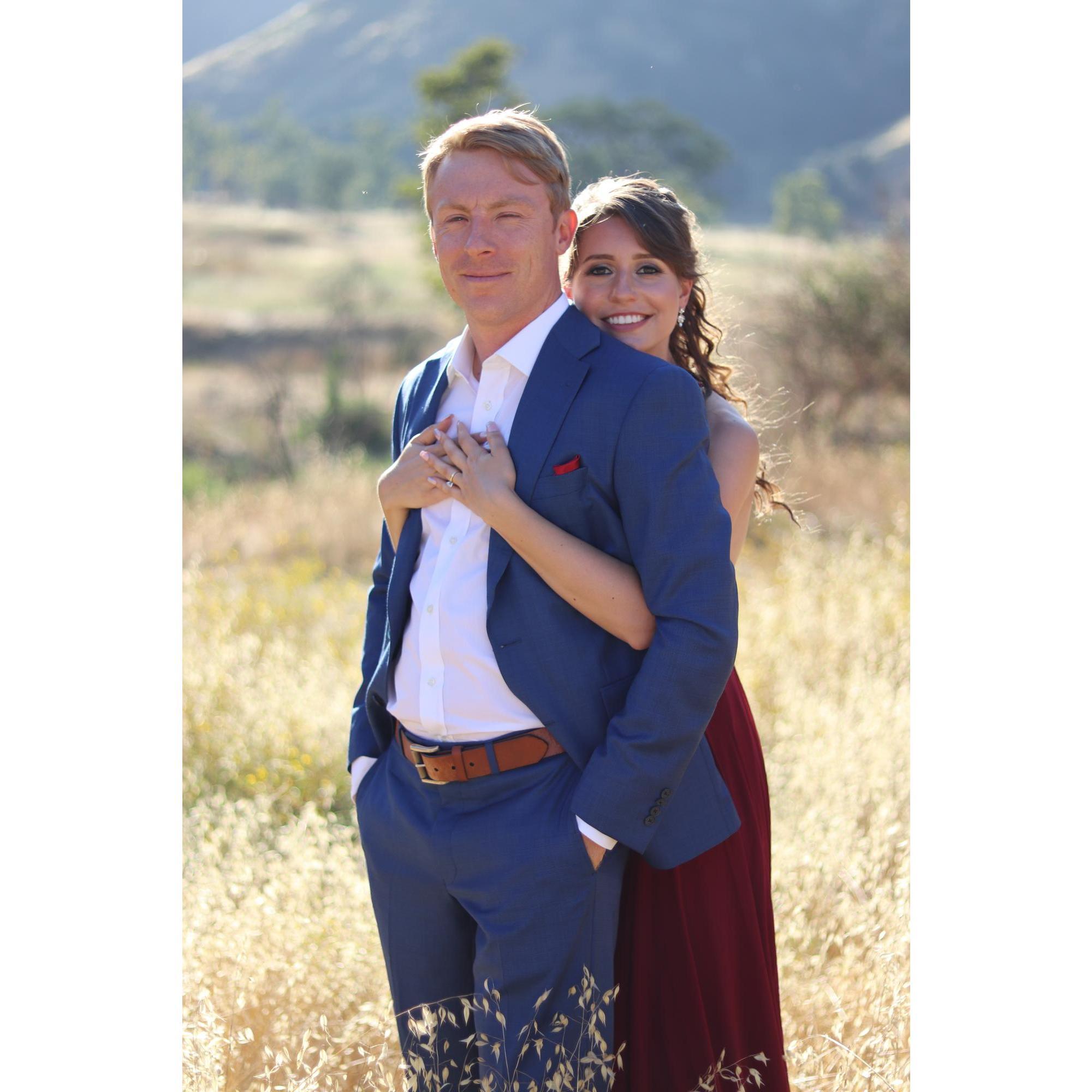 Hold me close and hold me fast
The magic spell you cast
This is la vie en rose