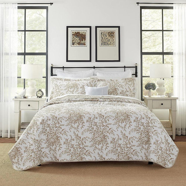 Laura Ashley - Queen Quilt Set, Reversible Cotton Bedding with Matching Shams, Home Decor for All Seasons (Bedford Mocha, Queen)